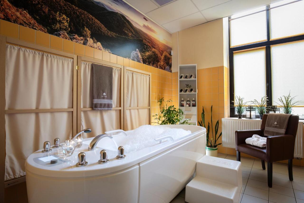 Interferie Aquapark Sport Hotel Malachit Świeradów-Zdrój Exteriör bild