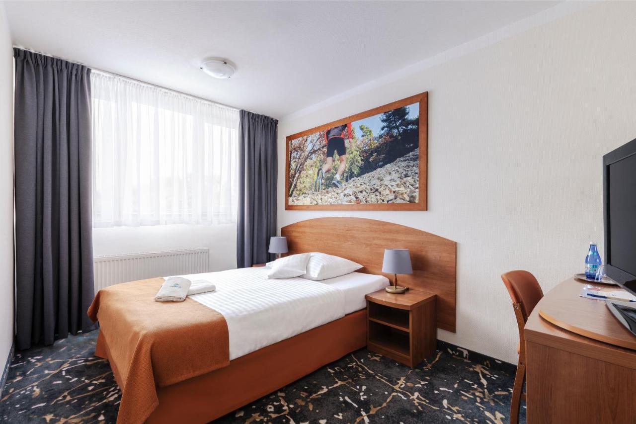 Interferie Aquapark Sport Hotel Malachit Świeradów-Zdrój Exteriör bild