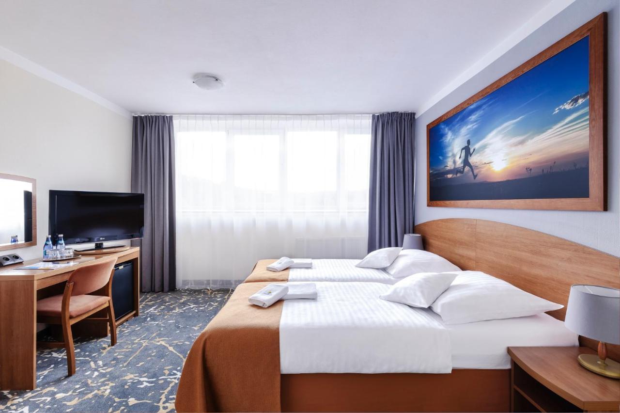 Interferie Aquapark Sport Hotel Malachit Świeradów-Zdrój Exteriör bild