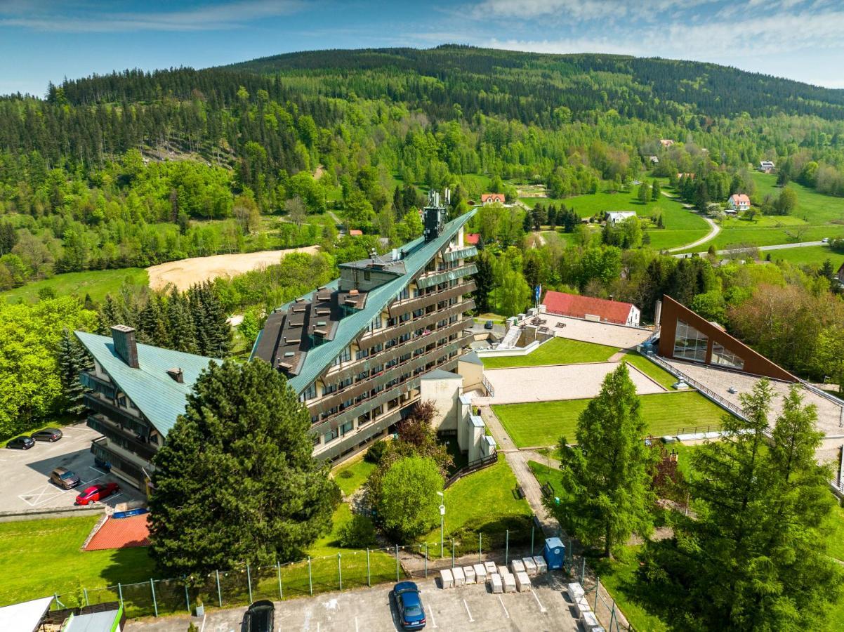Interferie Aquapark Sport Hotel Malachit Świeradów-Zdrój Exteriör bild