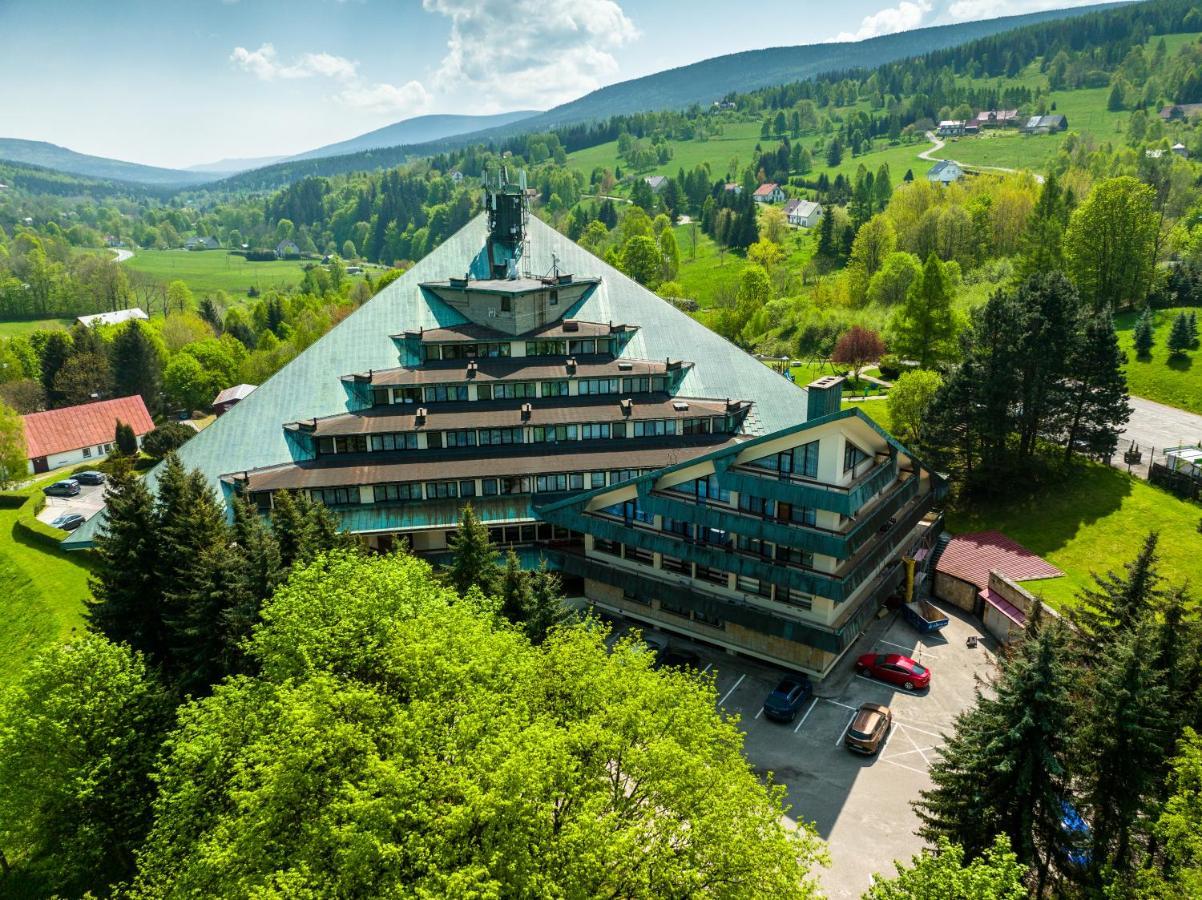 Interferie Aquapark Sport Hotel Malachit Świeradów-Zdrój Exteriör bild